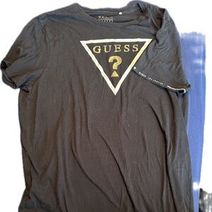 GUESS // TSHIRT